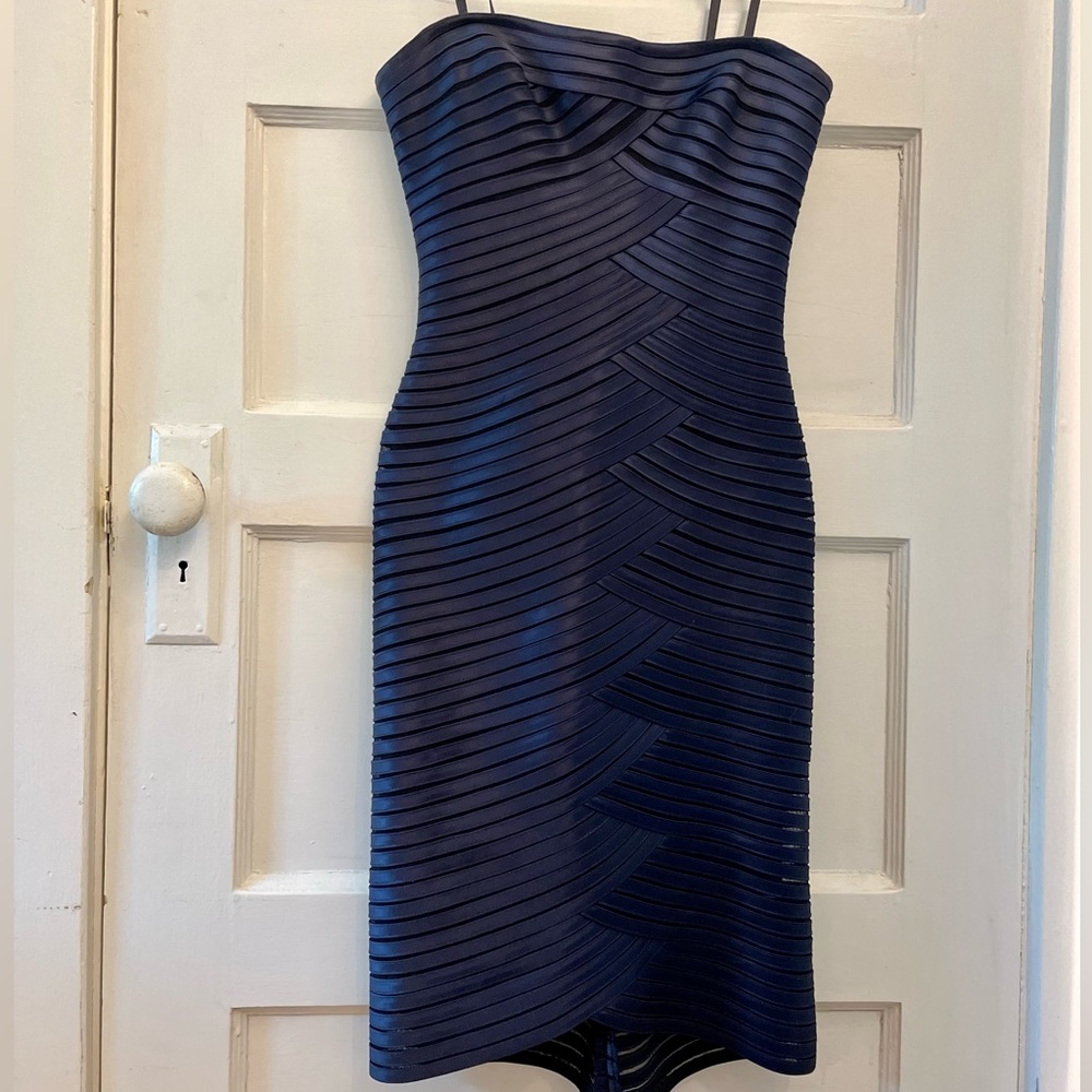 BCBGMAXAZRIA strapless blue dress like new